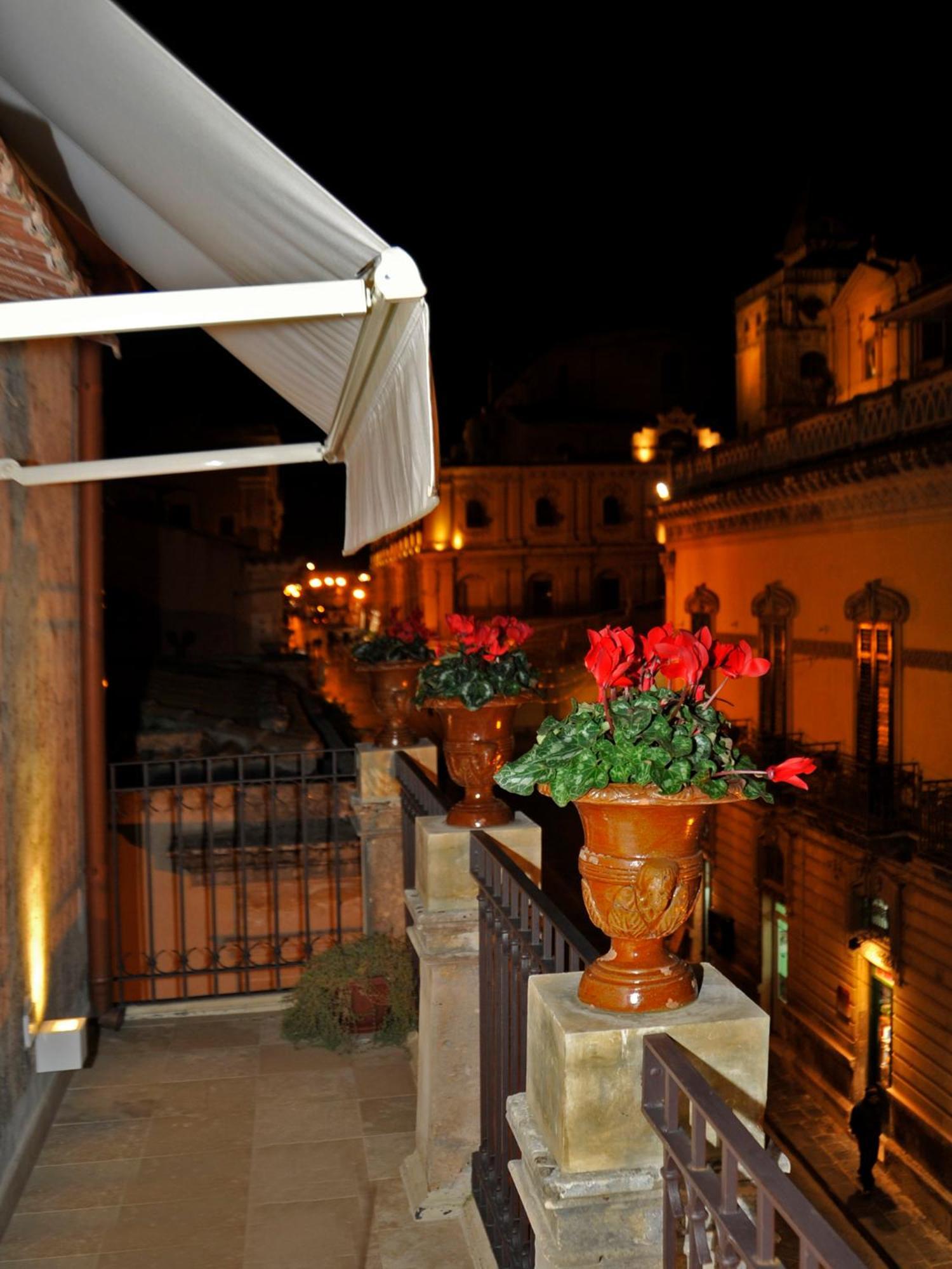 Hotel Porta Reale Noto Chambre photo